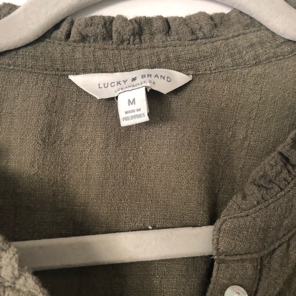 Lucky Brand Size M olive green blouse - Picture 2 of 3